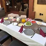 לינה וארוחת בוקר Ambiente 3*